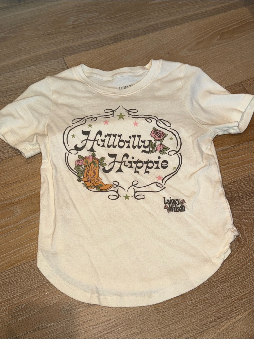 Lainey & Wilson White 'Hillbilly Hippie' Short Sleeve Graphic Tee